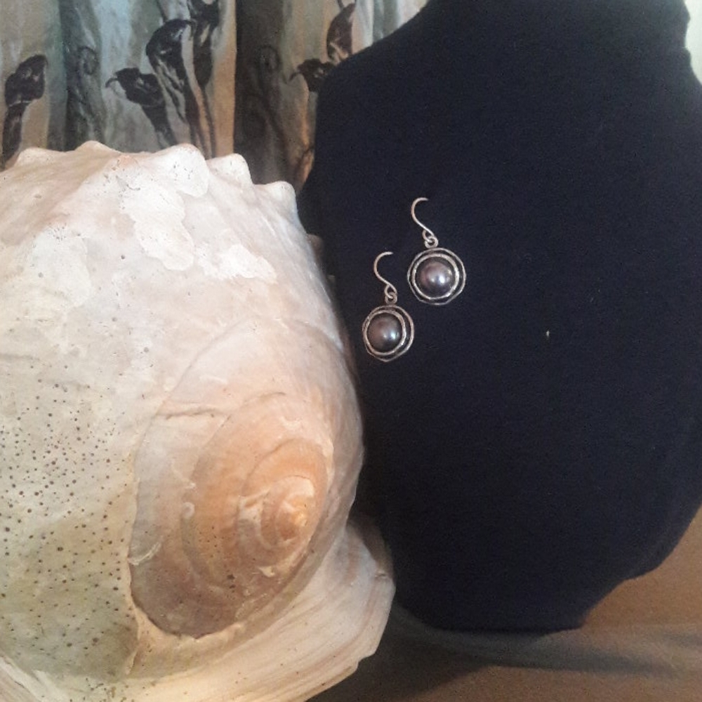 Black Pearl earrings